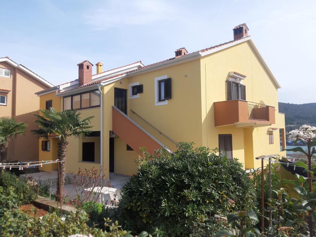 Apartmani Ana Cres Exterior photo