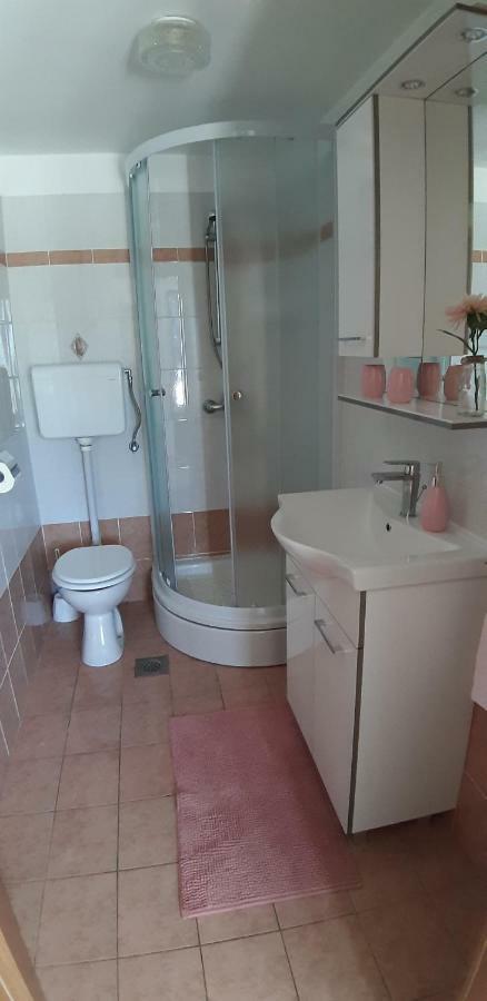 Apartmani Ana Cres Exterior photo